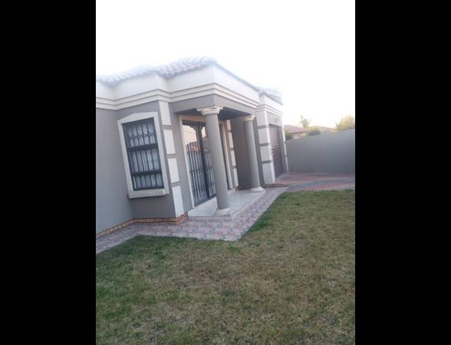 3 BEDROOM HOUSE FOR SALE IN ROODEKOP